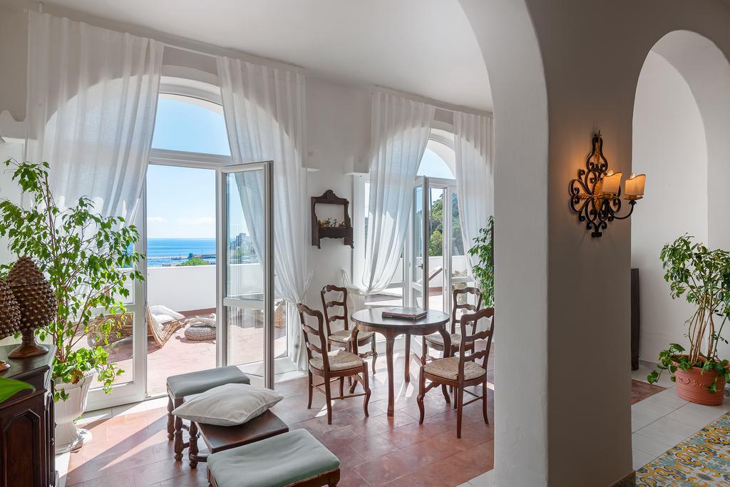 Hotel Chiaia Di Luna Ponza Exterior photo