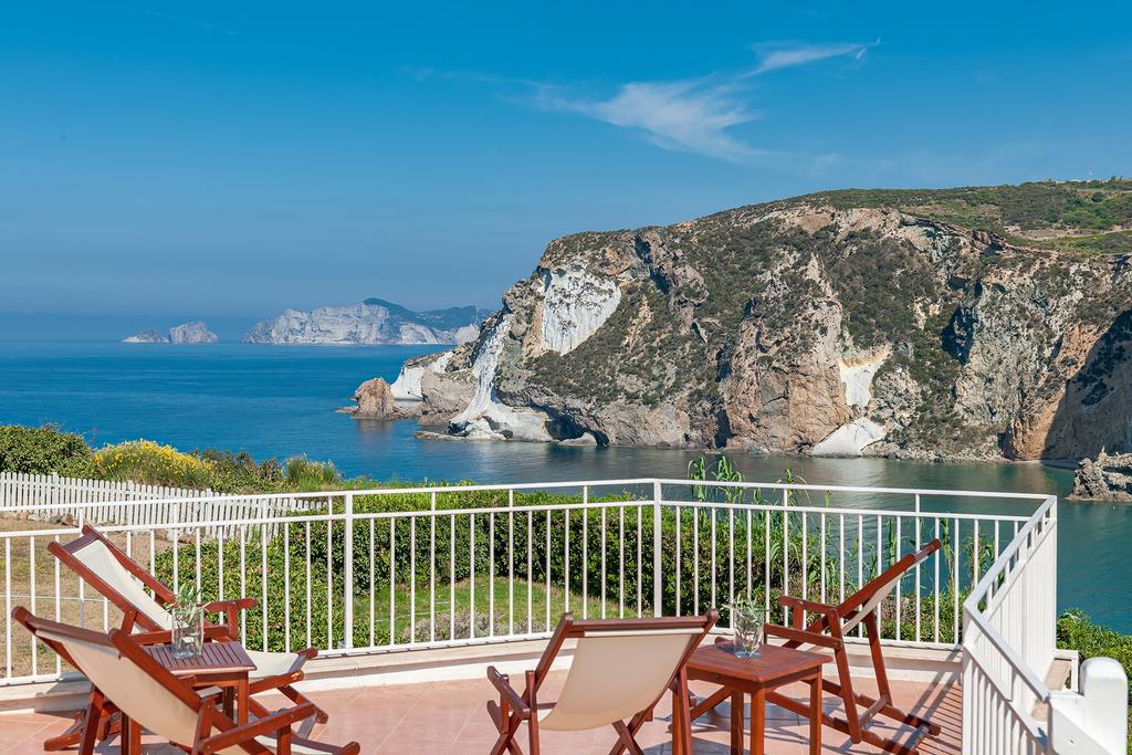 Hotel Chiaia Di Luna Ponza Exterior photo